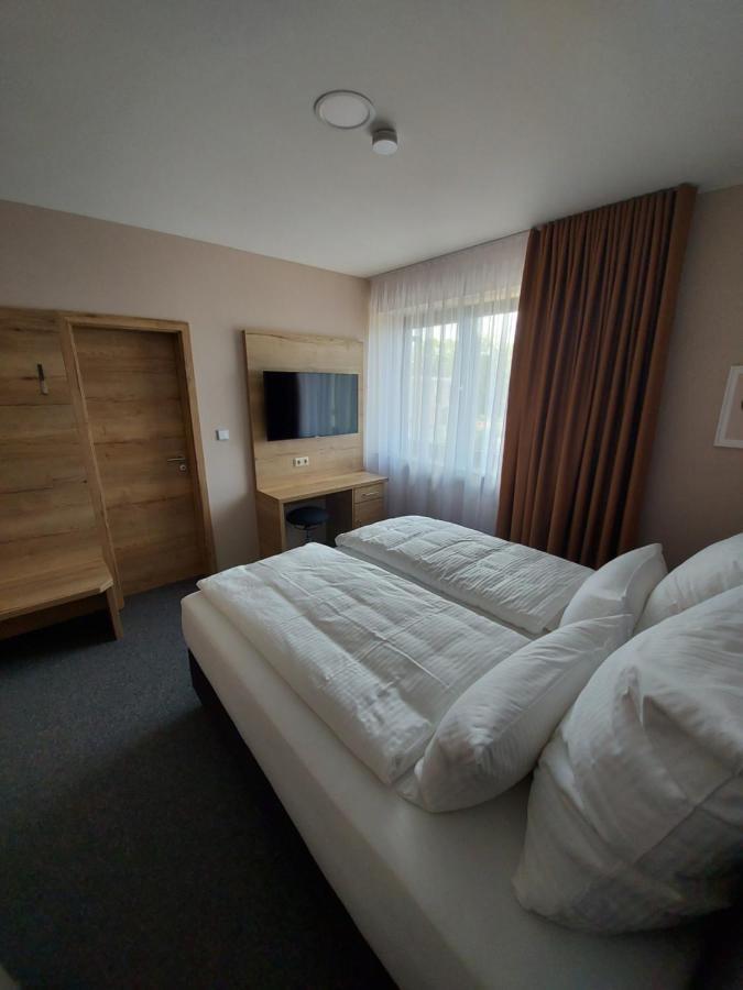 Ferienwohnung Nikolena Pirmasens Eksteriør bilde